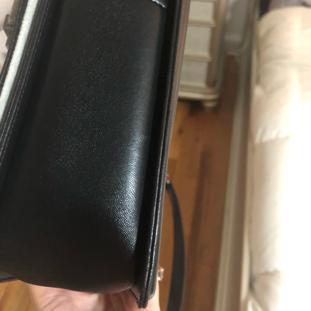 Chanel Boy Bag in new medium black lamb ruth - Picture 6 of 8